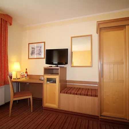 皇帝大厅酒店 酒店 3*