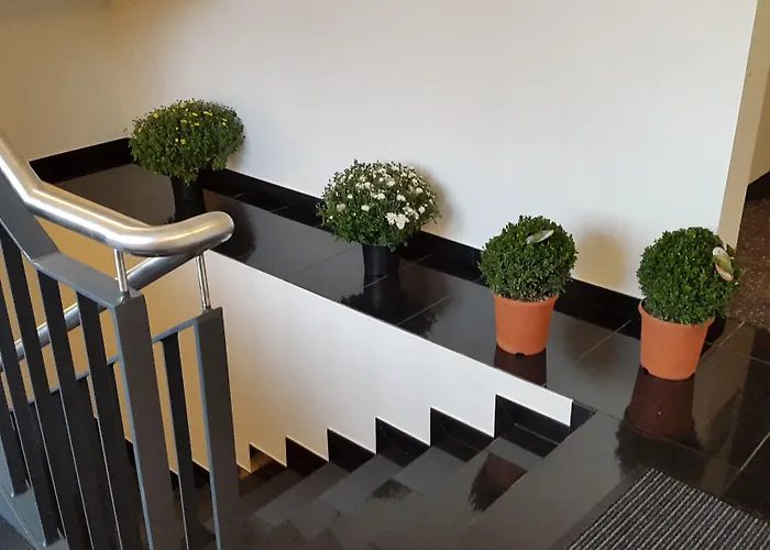 アム カイザーザール ホテル